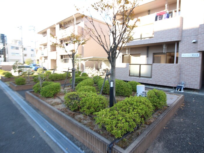 サンバレイ緑地Ｂ棟の物件外観写真