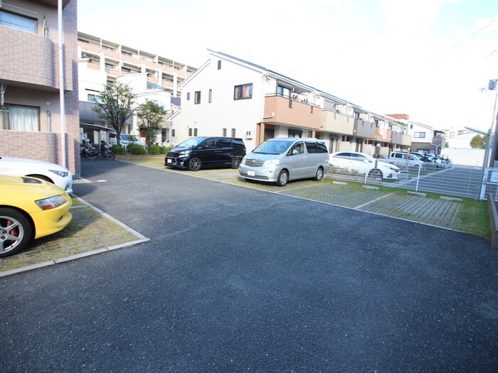 サンバレイ緑地Ｂ棟の物件外観写真