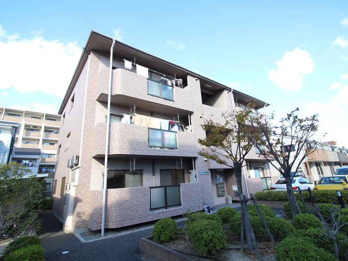 サンバレイ緑地Ｂ棟の物件外観写真