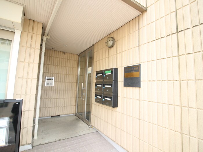 エスコ－ト行基の物件外観写真