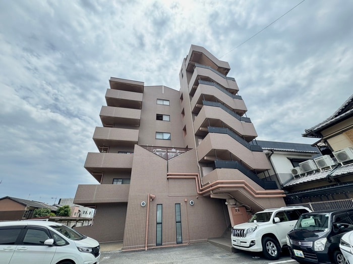 サウスビンの物件外観写真