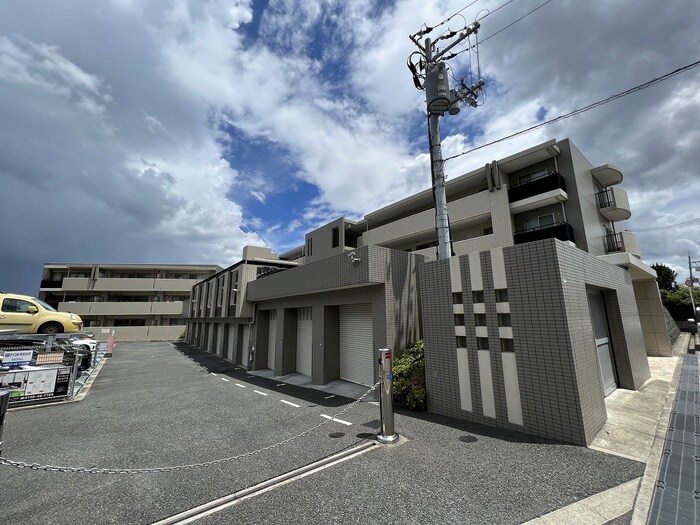 Ｇｒｅｅｎ　Ｈｉｌｌｓ　和の物件外観写真