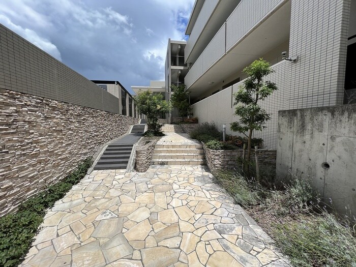 Ｇｒｅｅｎ　Ｈｉｌｌｓ　和の物件外観写真