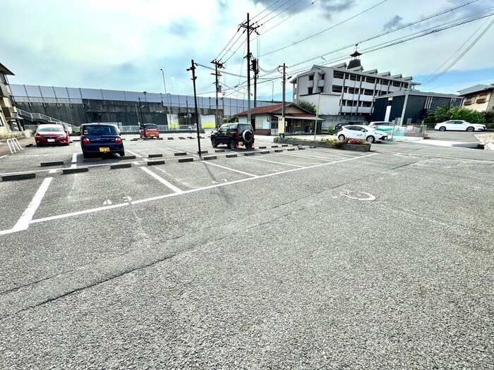 メルヴェーユ大村の物件外観写真