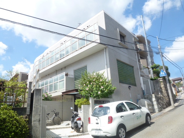 ロイヤルメゾン花屋敷の物件外観写真