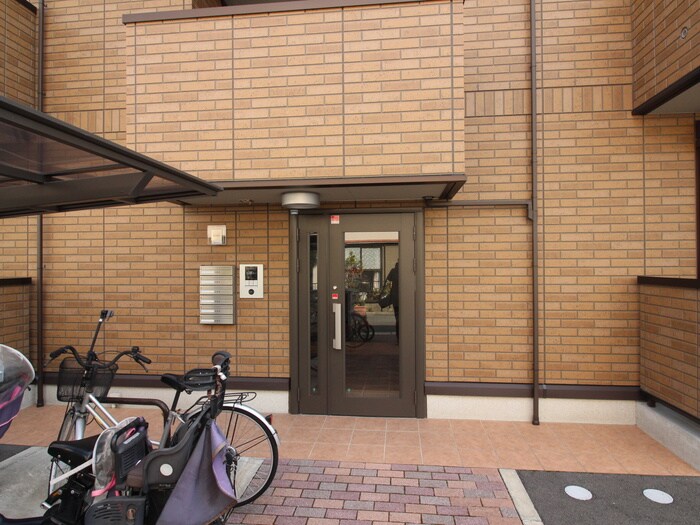 フルール　ラヴィーヌの物件外観写真