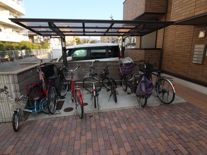 フルール　ラヴィーヌの物件外観写真