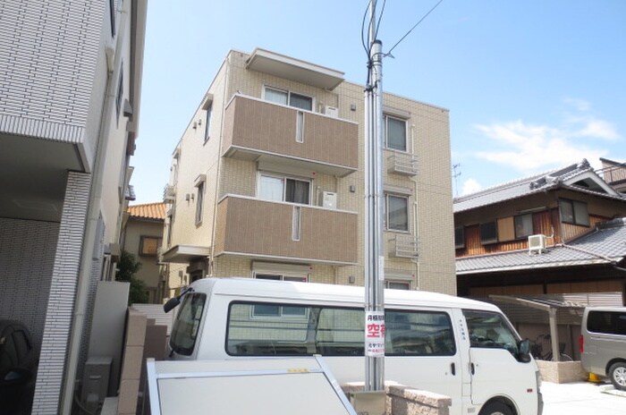 フローリッシュの物件外観写真