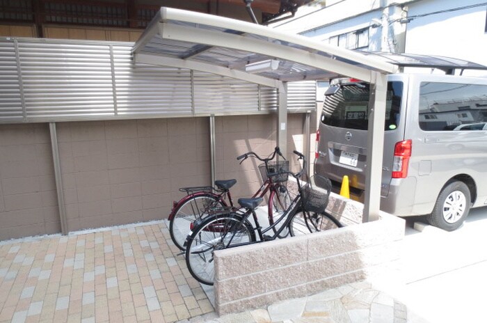 フローリッシュの物件外観写真