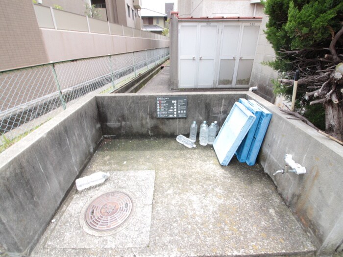 永和不動産　熊野町ハイツの物件外観写真