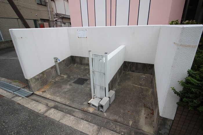 第６浦濱ヴィレッジの物件外観写真