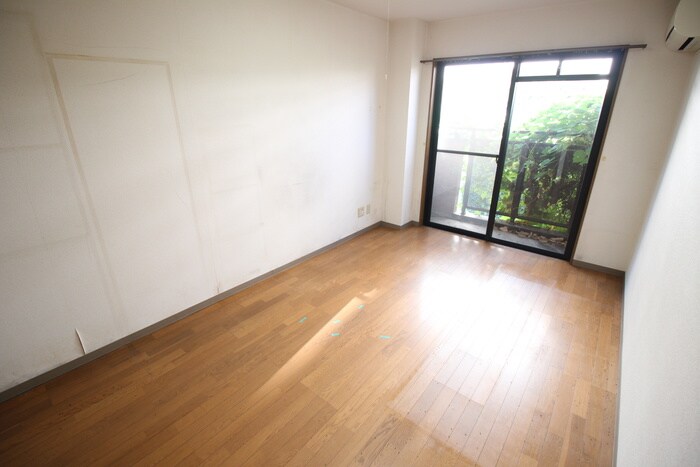 ホワイトハイム北荒見の物件内観写真