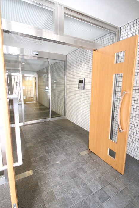 With 京 Seasonsの物件外観写真