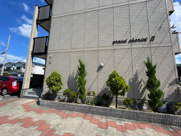 グランシャリオⅡの物件外観写真