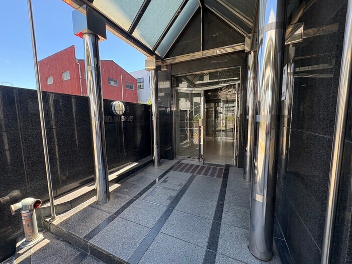 ノアーズアーク長田２１の物件外観写真