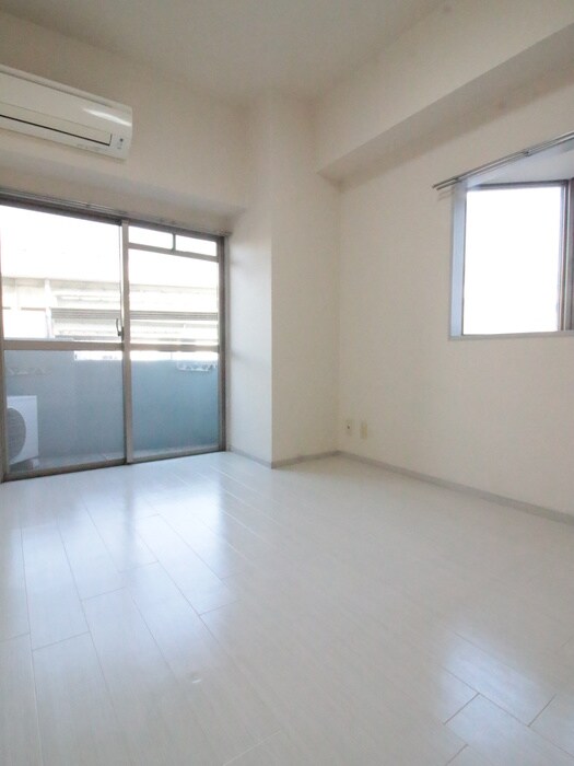 ノアーズアーク長田２１の物件内観写真