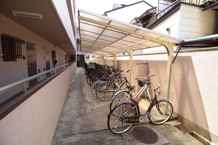 グランハイツ西ノ京の物件外観写真