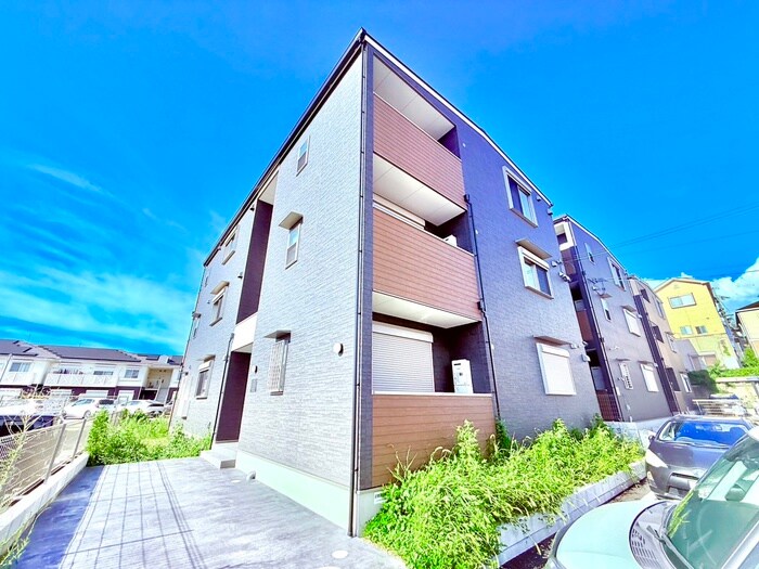 グランシャリオ招提Ⅲの物件外観写真