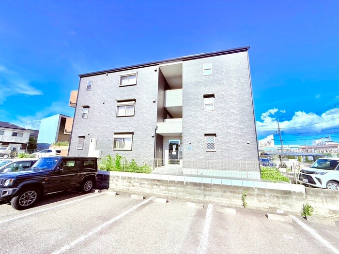 グランシャリオ招提Ⅲの物件外観写真