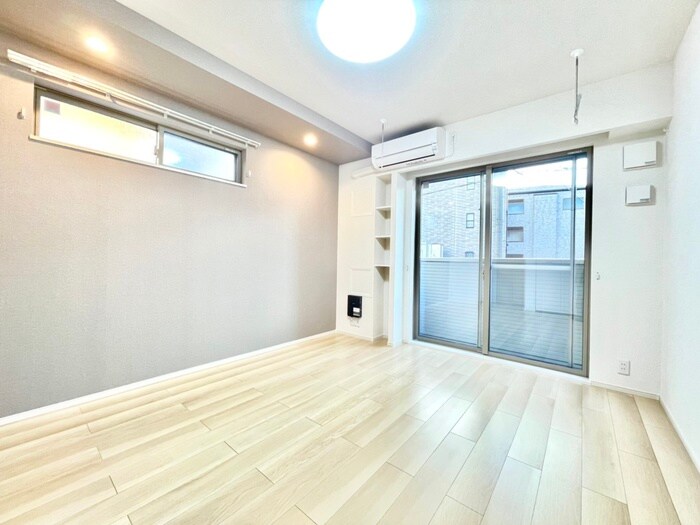 ゼファー　四辻の物件内観写真