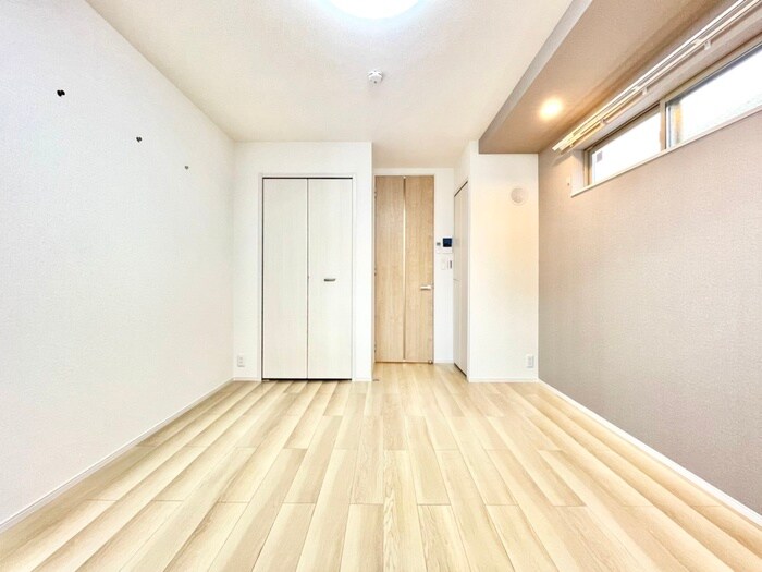 ゼファー　四辻の物件内観写真