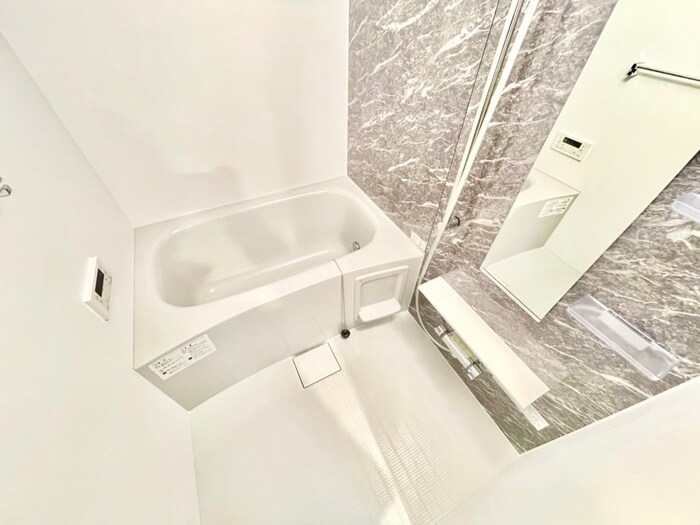 ゼファー　四辻の物件内観写真