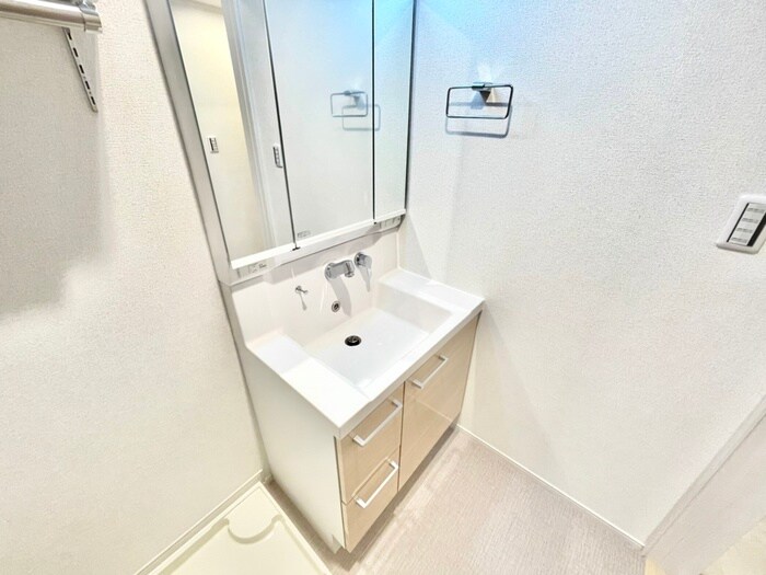 ゼファー　四辻の物件内観写真