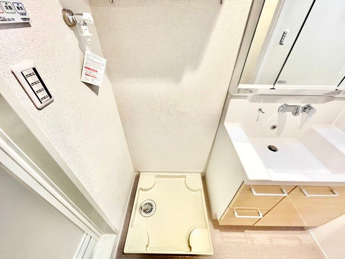 ゼファー　四辻の物件内観写真