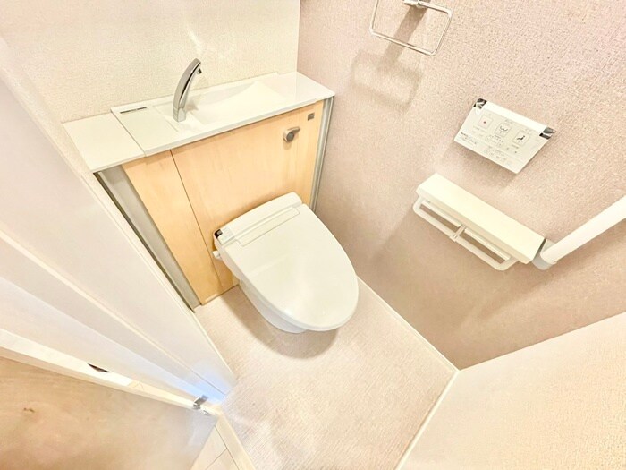 ゼファー　四辻の物件内観写真