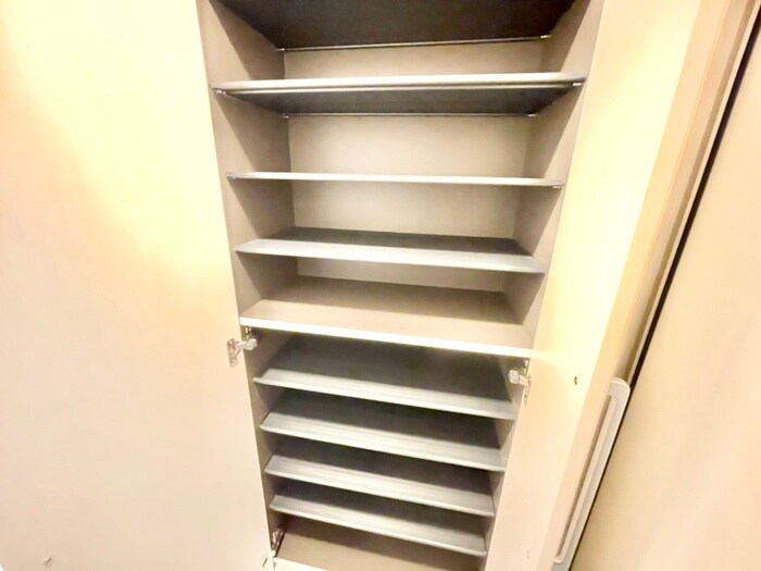 ゼファー　四辻の物件内観写真