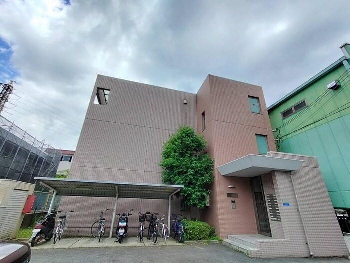 フォ－シ－ズンズの物件外観写真