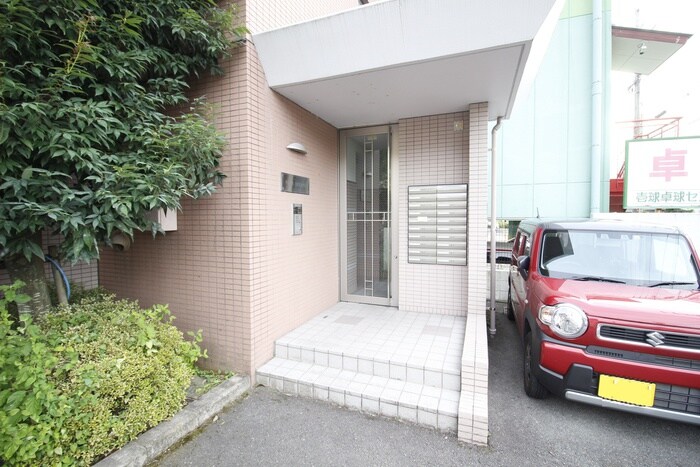 フォ－シ－ズンズの物件外観写真