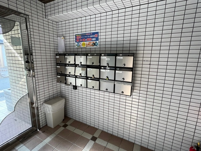 リバティ大和大路の物件外観写真