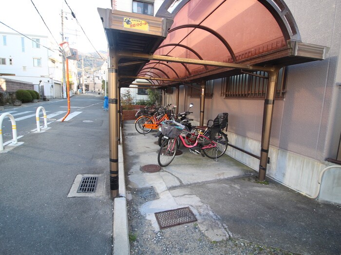 トリイプラザマンションの物件外観写真