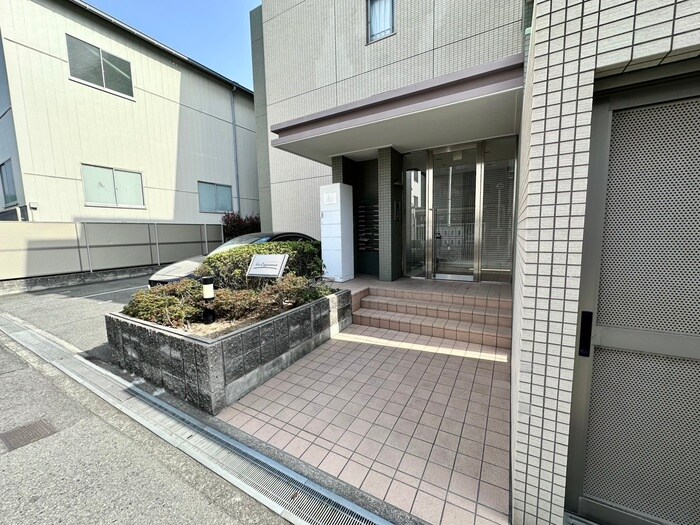 ラ・エスペランサの物件外観写真