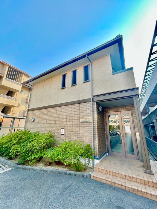 シャイニ－パ－クの物件外観写真