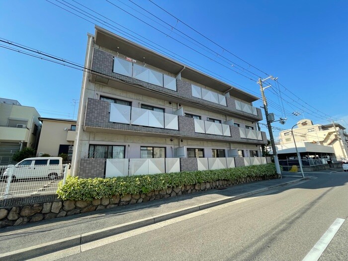 ピ－スフル本山の物件外観写真