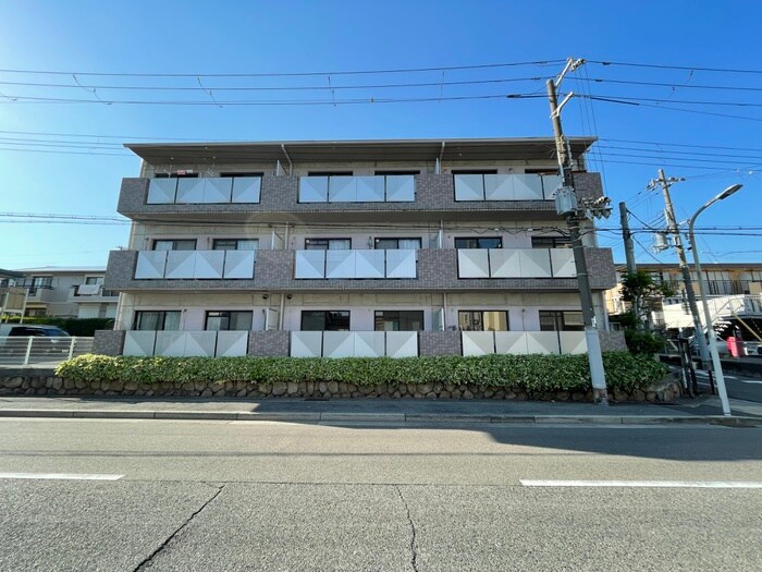 ピ－スフル本山の物件外観写真