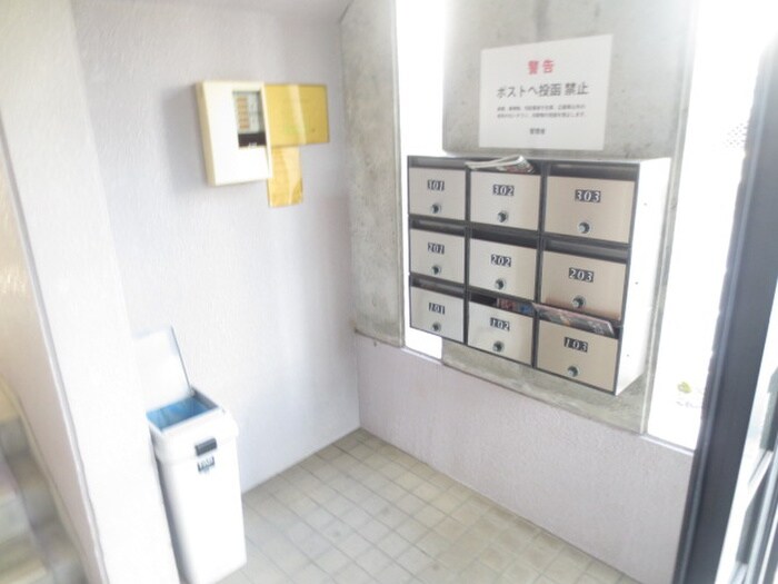 ピ－スフル本山の物件外観写真