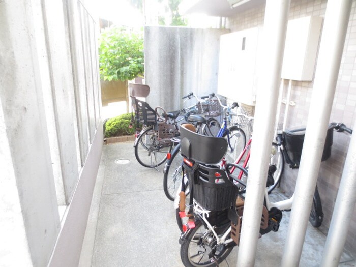 ピ－スフル本山の物件外観写真