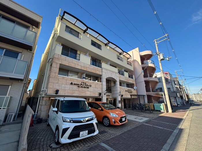 メープルコートの物件外観写真