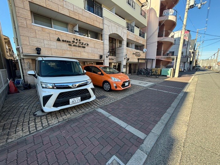 メープルコートの物件外観写真