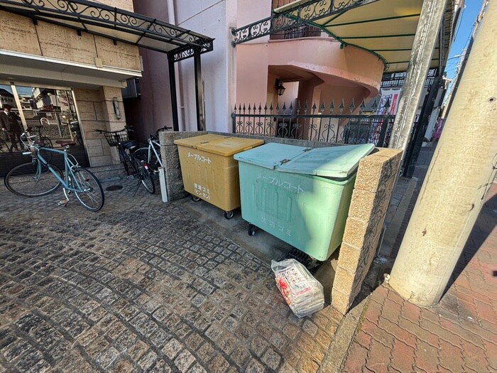 メープルコートの物件外観写真