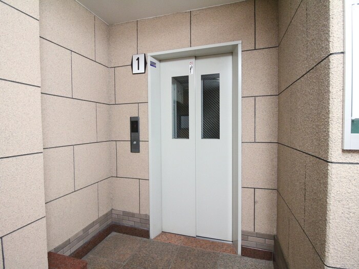 サンプラザ三越の物件外観写真