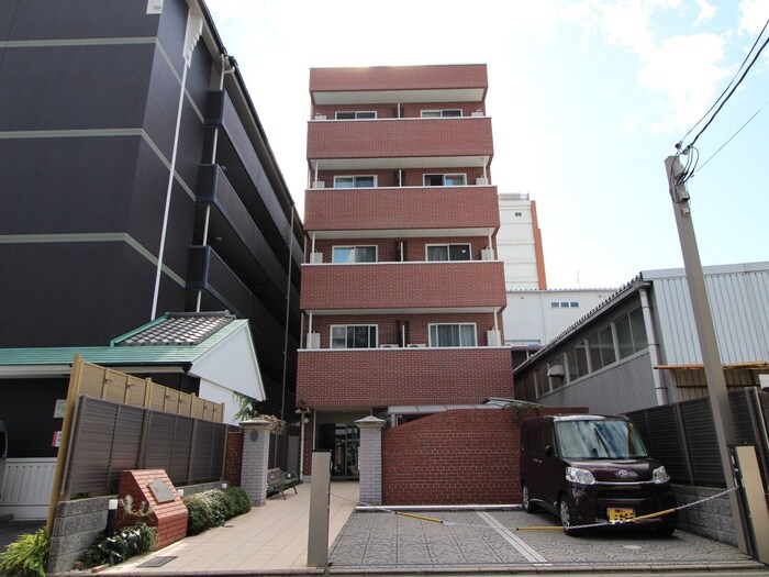 アマデウス萬壽寺葛野大路の物件外観写真