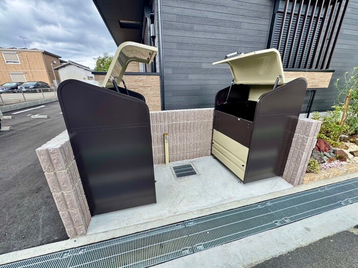 メゾンルミネ若松の物件外観写真