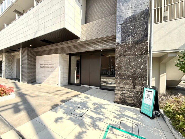 ｴｽﾘｰﾄﾞﾚｼﾞﾃﾞﾝｽｸﾞﾗﾝ大阪福島ﾉｰｽの物件外観写真