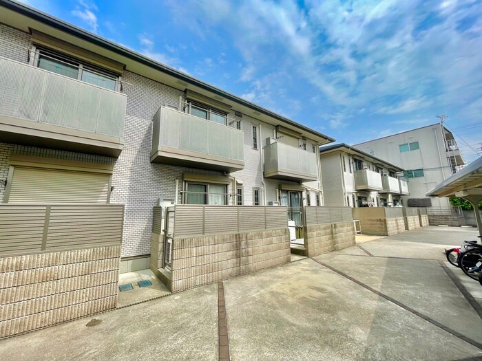 アザレアの物件外観写真