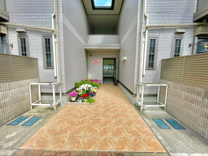 アザレアの物件外観写真