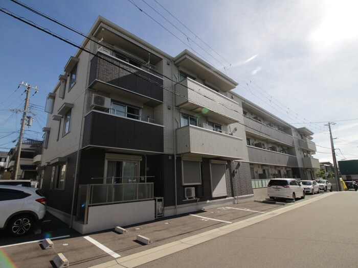 ワン　ウェーブ霞ヶ丘の物件外観写真